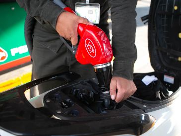 Hacienda detalló un paquete de medidas para limitar el traslado de costos al consumidor final. Entre ellas sobresalen los estímulos fiscales a combustibles mediante una reducción parcial de impuestos. EL INFORMADOR / ARCHIVO