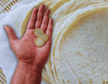 En colonias tradicionales de Guadalajara como Santa Tere o Providencia, los vecinos reportan con preocupación que el kilo ya roza los 30 y hasta 33 pesos. EL INFORMADOR / O. Álvarez / ESPECIAL / CANVA