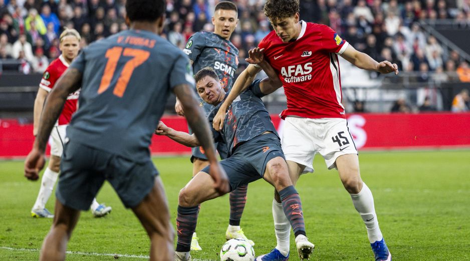 Mateo Chávez arrancó como titular en un encuentro donde él y sus compañeros necesitaban una actuación casi perfecta para aspirar a la remontada. EFE / K. van Weel