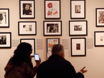Organizada en torno a tres ejes, la exposición reúne una parte relevante del archivo personal de Poniatowska. EFE/Sáshenka Gutiérrez