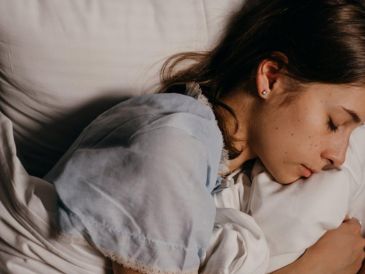 Esta técnica utiliza aceites esenciales extraídos de plantas para promover el bienestar. Pexels