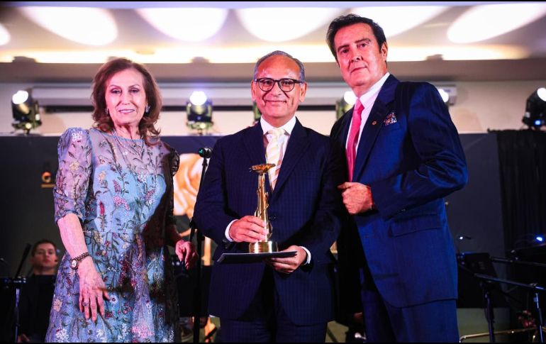 La Fundación Jaime Enrique Michel Velasco entregó los Galardones Rosas de Oro a distintas personalidades de Jalisco. EL INFORMADOR/ J. ACOSTA.