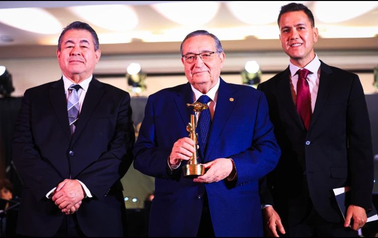 La Fundación Jaime Enrique Michel Velasco entregó los Galardones Rosas de Oro a distintas personalidades de Jalisco. EL INFORMADOR/ J. ACOSTA.