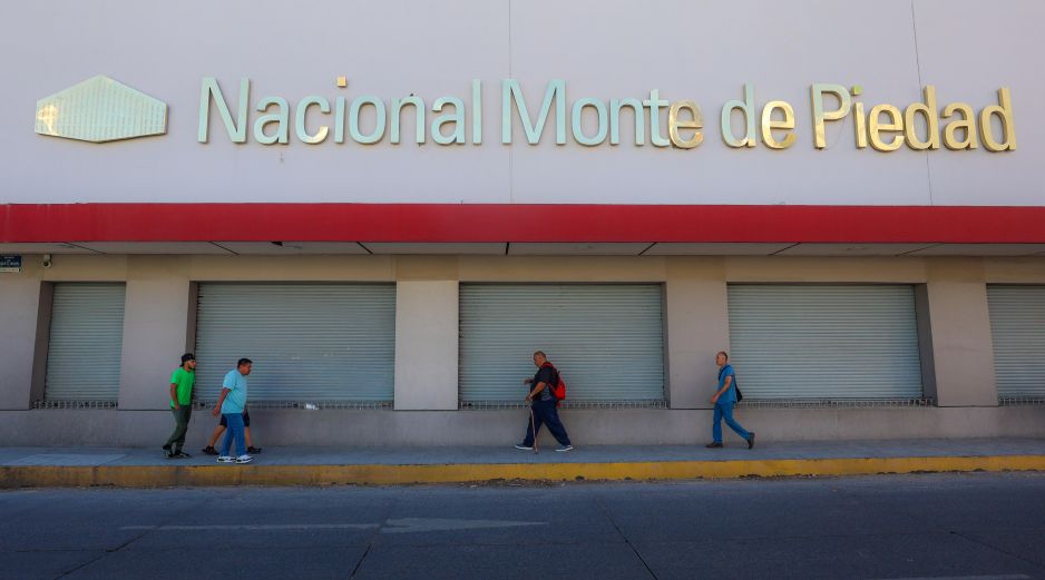 A medio año del cierre de sucursales, la disputa entre el sindicato y el patronato prolonga la incertidumbre de miles de familias. EL INFORMADOR/A. Navarro