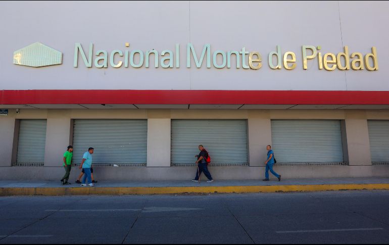 A medio año del cierre de sucursales, la disputa entre el sindicato y el patronato prolonga la incertidumbre de miles de familias. EL INFORMADOR/A. Navarro