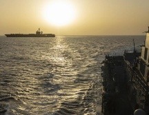 Fotografía tomada de la cuenta oficial en X del Comando Central de Estados Unidos @CENTCOM donde se muestra el buque USS Abraham Lincoln (CVN 72) transitando por el mar Arábigo. EFE/ @CENTCOM
