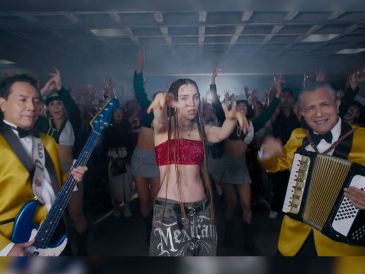 "Por Ella" reúne a grandes figuras de la música actual. La potencia vocal de Belinda se entrelaza a la perfección con el ritmo legendario de Los Ángeles Azules. ESPECIAL / FIFA