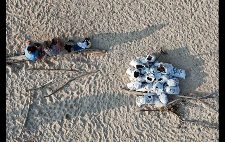 Pemex reportó la presencia de hidrocarburo en cuerpos de agua a la altura de la comunidad de Benito Juárez, en el municipio de Coatzintla en Veracruz. SUN / ARCHIVO