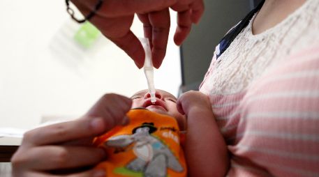 Salud Jalisco invitó a la población a revisar las cartillas de vacunación y completar los esquemas pendientes. EL INFORMADOR/ARCHIVO