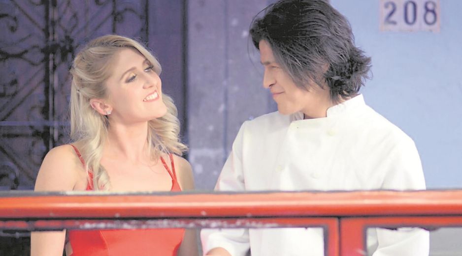 Kelsie McDonald y Cristo Fernández, protagonistas de la cinta “No se requieren traducciones”. ESPECIAL