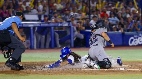 Hamilton anotó la quinta carrera en bola ocupada, en una de las acciones mas emocionantes del juego. CORTESÍA/Charros de Jalisco
