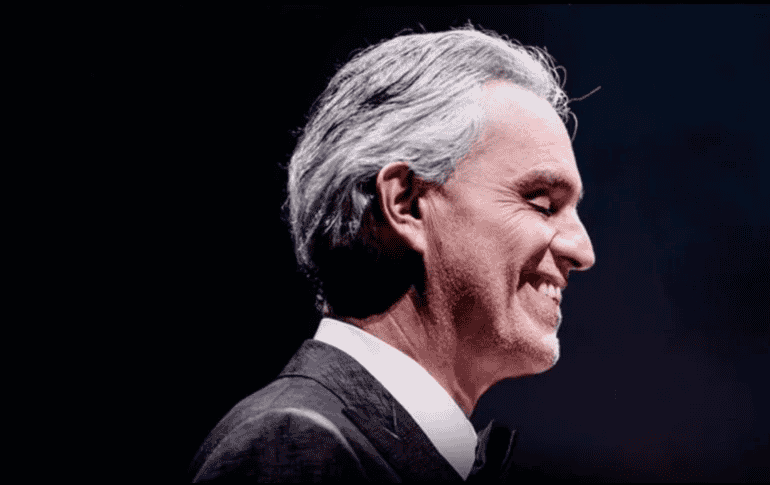 La posibilidad de escuchar canciones icónicas como “Vivo por ella” con un giro tropical ha provocado conversación entre fans y curiosidad entre quienes normalmente no siguen este tipo de espectáculos. FACEBOOK / @andreabocelli