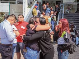 Familiares de Edith Guadalupe Valdés Zaldívar permanecen afuera de la Fiscalía de Investigación Territorial en Benito Juárez. EL UNIVERSAL