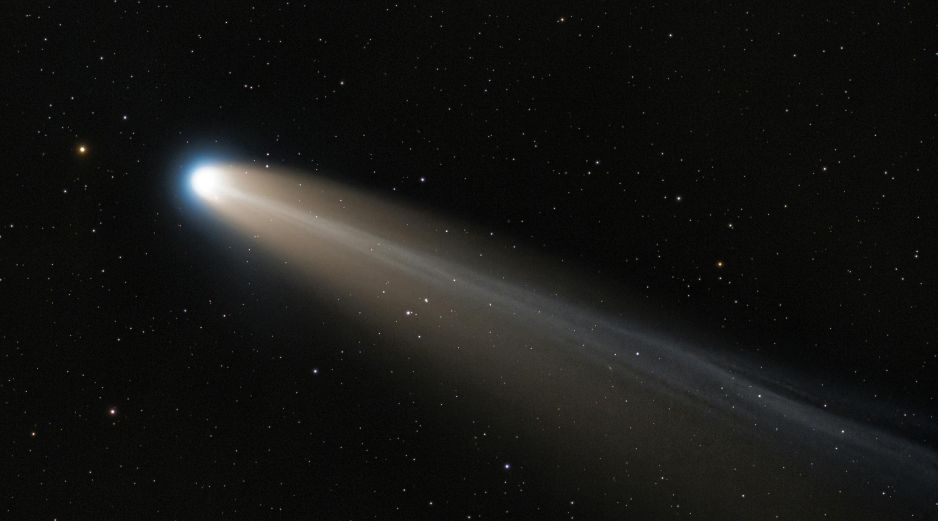A diferencia de una estrella, el cometa no se observará como un punto brillante y definido, sino como una mancha difusa de luz. PEXELS