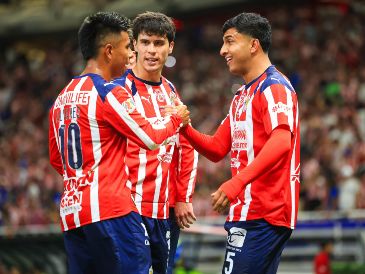 Chivas reafirmó su fortaleza como local: suma más de 200 días sin perder en casa y alcanzó los 12 partidos invicto en el Akron. EL INFORMADOR/ J. ACOSTA.