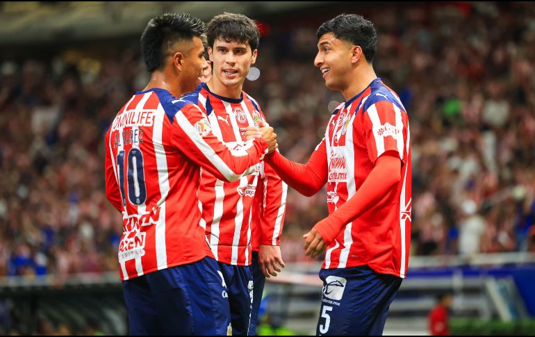 Chivas reafirmó su fortaleza como local: suma más de 200 días sin perder en casa y alcanzó los 12 partidos invicto en el Akron. EL INFORMADOR/ J. ACOSTA.