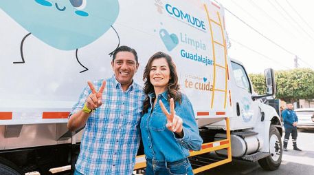 La presidenta de Guadalajara, Verónica Delgadillo, encabezó labores de limpieza y rehabilitación en la unidad deportiva. ESPECIAL