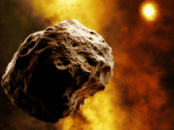 Tras su descubrimiento, las primeras proyecciones lo catalogaron como un objeto potencialmente riesgoso, lo que encendió las alarmas de las agencias espaciales internacionales debido a su imponente tamaño. CANVA