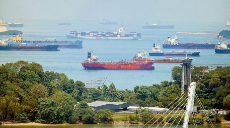 El tránsito de buques petroleros alrededor del mundo se ha visto golpeado. AFP