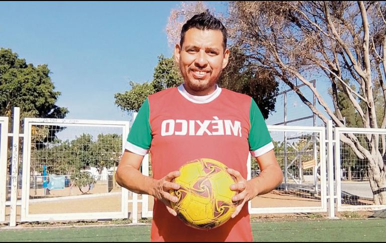 El tapatío Manuel Mireles, sobrevivió a la enfermedad renal y hoy transforma esa lucha en inspiración. ESPECIAL