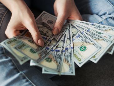 El tipo de cambio FIX, de acuerdo al Diario Oficial de la Federación (DOF), es de 17.2447. UNSPLASH / A. MILS