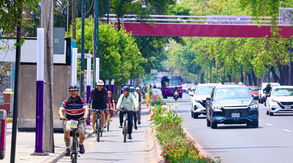 La nueva ciclovía “La Gran Tenochtitlán” busca transformar la movilidad sobre Calzada de Tlalpan. X/@ClaraBrugadaM