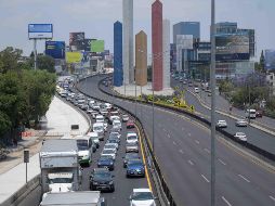 Los conductores que ignoran esta restricción se exponen a sanciones que van de 20 a 30 UMAs, lo que en 2026 equivale a multas aproximadas de entre 2 mil 250 y 3 mil 500 pesos. SUN / ARCHIVO
