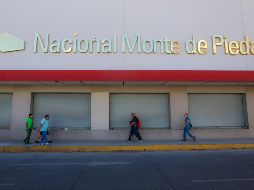 Miles de personas permanecen atentas a los cambios y medidas aplicadas durante la huelga de la institución. EL INFORMADOR/ARCHIVO