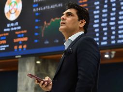 La Bolsa neoyorquina viene de cerrar una jornada en la que el S&P 500 superó por primera vez los siete mil 100 puntos. EFE/S. Akber