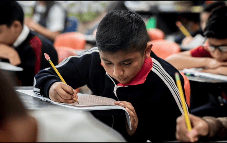 También se ha revelado que la tasa de adolescentes fuera de la educación primaria en el país no ha mostrado avances, además de persistir problemas de conectividad y acceso a dispositivos. CANVA