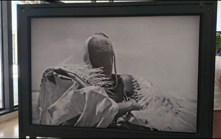 “Ánimas” busca resignificar la conexión entre el cuerpo, el territorio y las cosmologías mesoamericanas a través de la imagen.