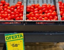 Consumidores han tenido que modificar sus compras y reducir cantidades ante el aumento del precio del jitomate. EL INFORMADOR/A. Navarro