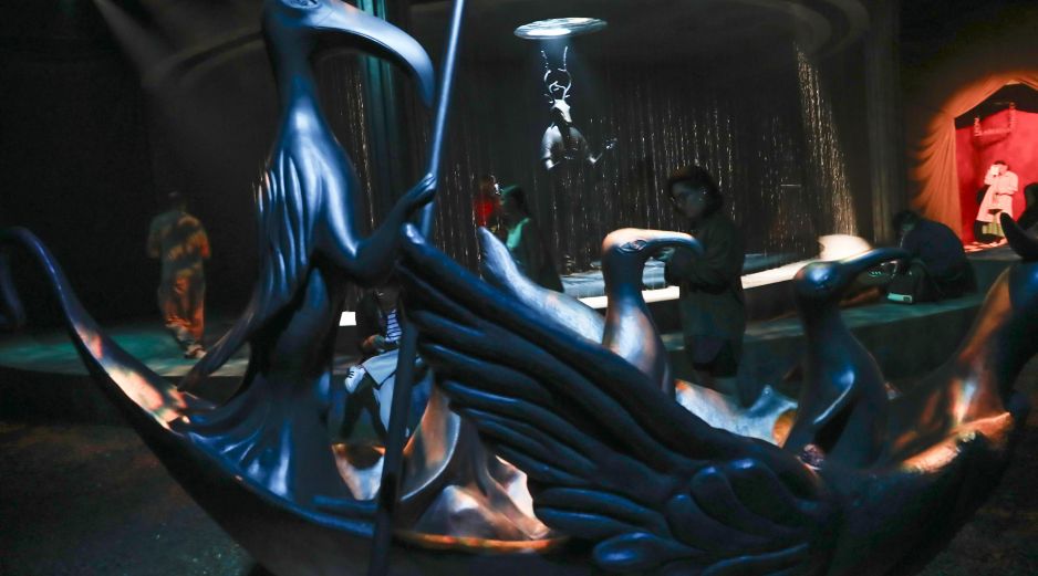 La luz, los olores y sonidos son meramente un escenario que rinde homenaje a Leonora. EFE/M. Guzmán