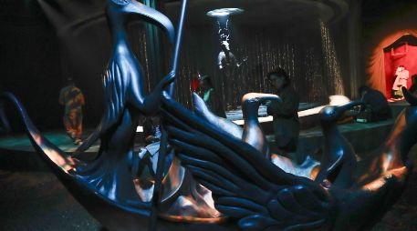 La luz, los olores y sonidos son meramente un escenario que rinde homenaje a Leonora. EFE/M. Guzmán