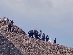 Integrantes de la Policía y peritos forenses resguardan la zona donde se registró un ataque con arma de fuego este lunes, en la zona arqueológica de Teotihuacán. EFE/M.Hartz