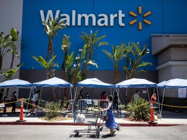 Las ofertas son válidas en las más de 2 mil sucursales físicas de Walmart y en su tienda en línea, que tiene las modalidades de entrega a domicilio y "pickup". EFE/Archivo