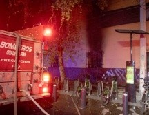 Las autoridades permanecieron en el lugar realizando las investigaciones correspondientes para determinar las causas que originaron el fuego en la vivienda de Guadalajara.  ESPECIAL