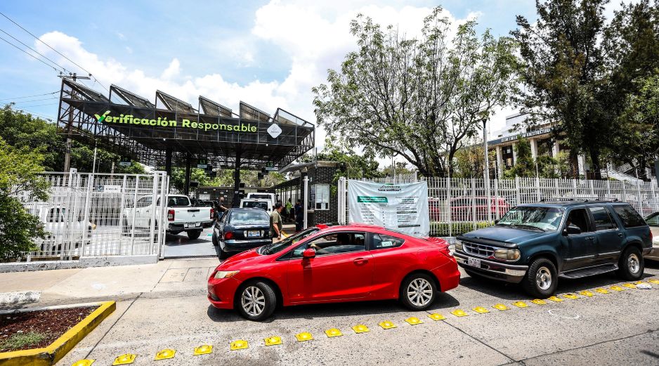 Las autoridades estatales subrayaron que este esquema no solo busca reducir la contaminación ambiental, sino también generar mayor conciencia entre los automovilistas sobre el impacto que tienen sus vehículos en el entorno. EL INFORMADOR / ARCHIVO