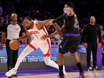 Durant no lució bien en su regreso a la duela y perdió el balón nueve veces. AP/M. Terrill