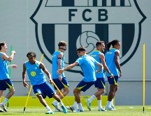 Lamine Yamal y otros jugadores del Barcelona entrenan en la Ciudad Deportiva Joan Gamper para el partido contra el Celta. EFE/A. García