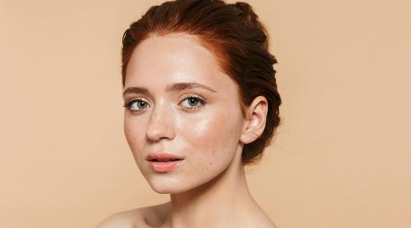 Si deseas que tu cara no tenga poros tapados, en tu tiempo libre puedes hacer una rutina de higiene y belleza. UNSPLASH / L. STUDIO