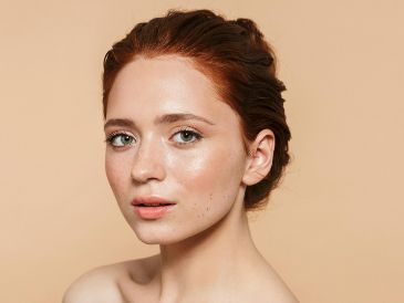 Si deseas que tu cara no tenga poros tapados, en tu tiempo libre puedes hacer una rutina de higiene y belleza. UNSPLASH / L. STUDIO