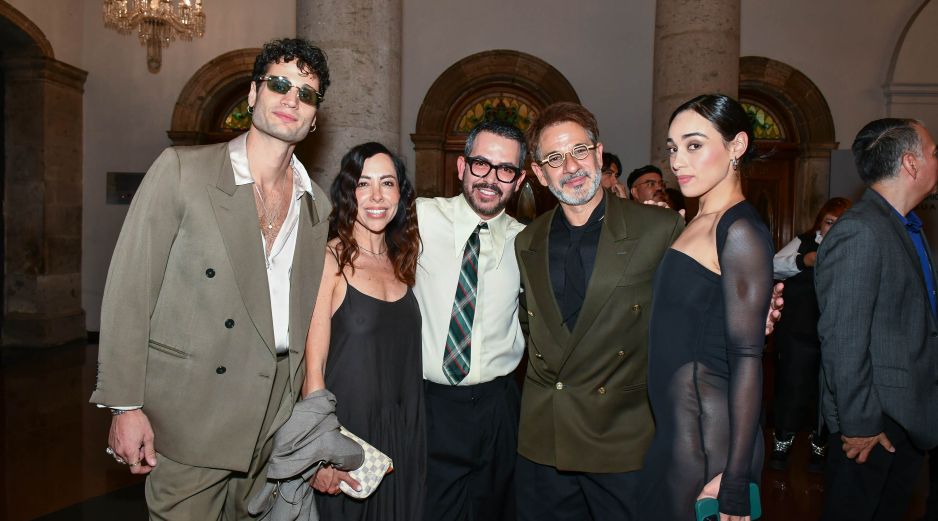 Alosian Vivancos, Alejandra Caro, Manolo Caro, Rodarte Miguel y Natalia Solián. GENTE BIEN JALISCO / Revista del 24 de abril 2026