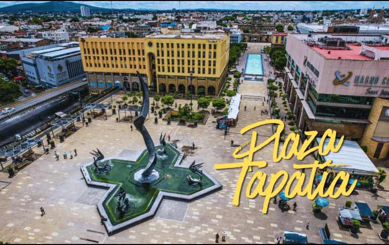 Caminar por la emblemática Plaza Tapatía representa una verdadera oportunidad dorada para conectar con el vasto patrimonio cultural que define a Jalisco ante los ojos del mundo entero. EL INFORMADOR / A. Navarro