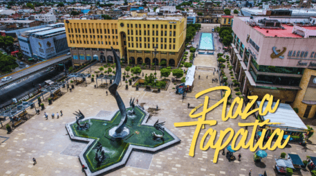 Caminar por la emblemática Plaza Tapatía representa una verdadera oportunidad dorada para conectar con el vasto patrimonio cultural que define a Jalisco ante los ojos del mundo entero. EL INFORMADOR / A. Navarro