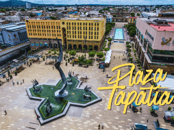 Caminar por la emblemática Plaza Tapatía representa una verdadera oportunidad dorada para conectar con el vasto patrimonio cultural que define a Jalisco ante los ojos del mundo entero. EL INFORMADOR / A. Navarro