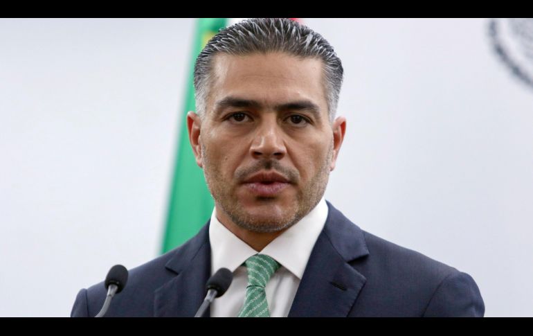 El secretario de Seguridad y Protección Ciudadana, Omar García Harfuch, habla en una rueda de prensa este miércoles, en Ciudad de México. EFE/M. Hartz