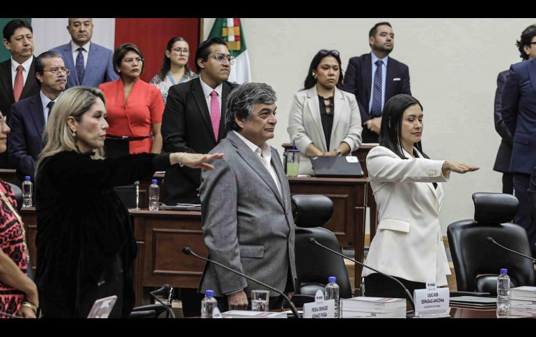 Blanca Yassahara Cruz García, Frida Denisse Gómez Puga, y Arturo Manuel Chávez López rindieron protesta como consejeros electorales en el Instituto Nacional Electoral. SUN/G. Pano
