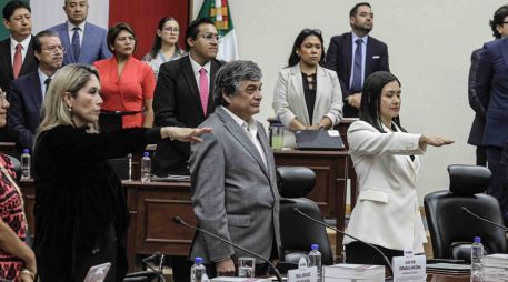 Blanca Yassahara Cruz García, Frida Denisse Gómez Puga, y Arturo Manuel Chávez López rindieron protesta como consejeros electorales en el Instituto Nacional Electoral. SUN/G. Pano