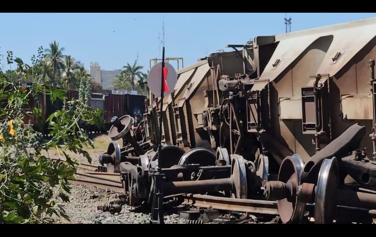 La FGR responsabilizó penalmente por el descarrilamiento al maquinista, al conductor y al jefe de despacho. SUN/ARCHIVO